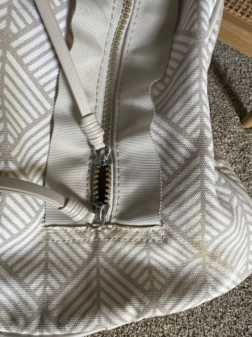 lululemon athletica Taupe and White Geometric Duffel - Picture 6 of 14